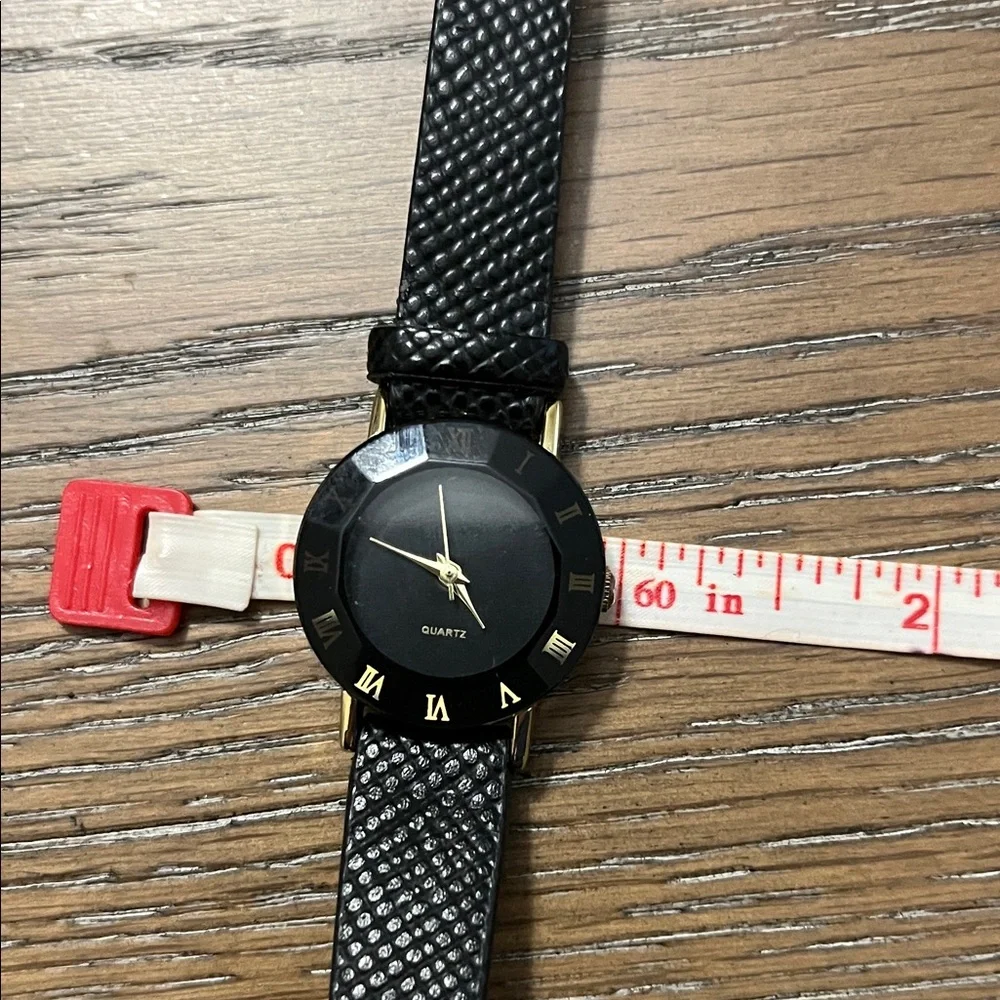 Accutime Elegant Black Faux‎ Leather Vintage Watch